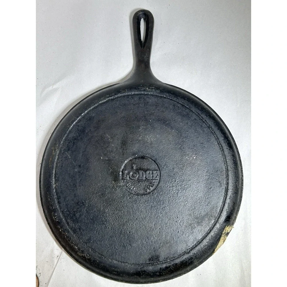 Vintage Lodge 90G Cast Iron Flat Griddle Round Skillet 10 1/2